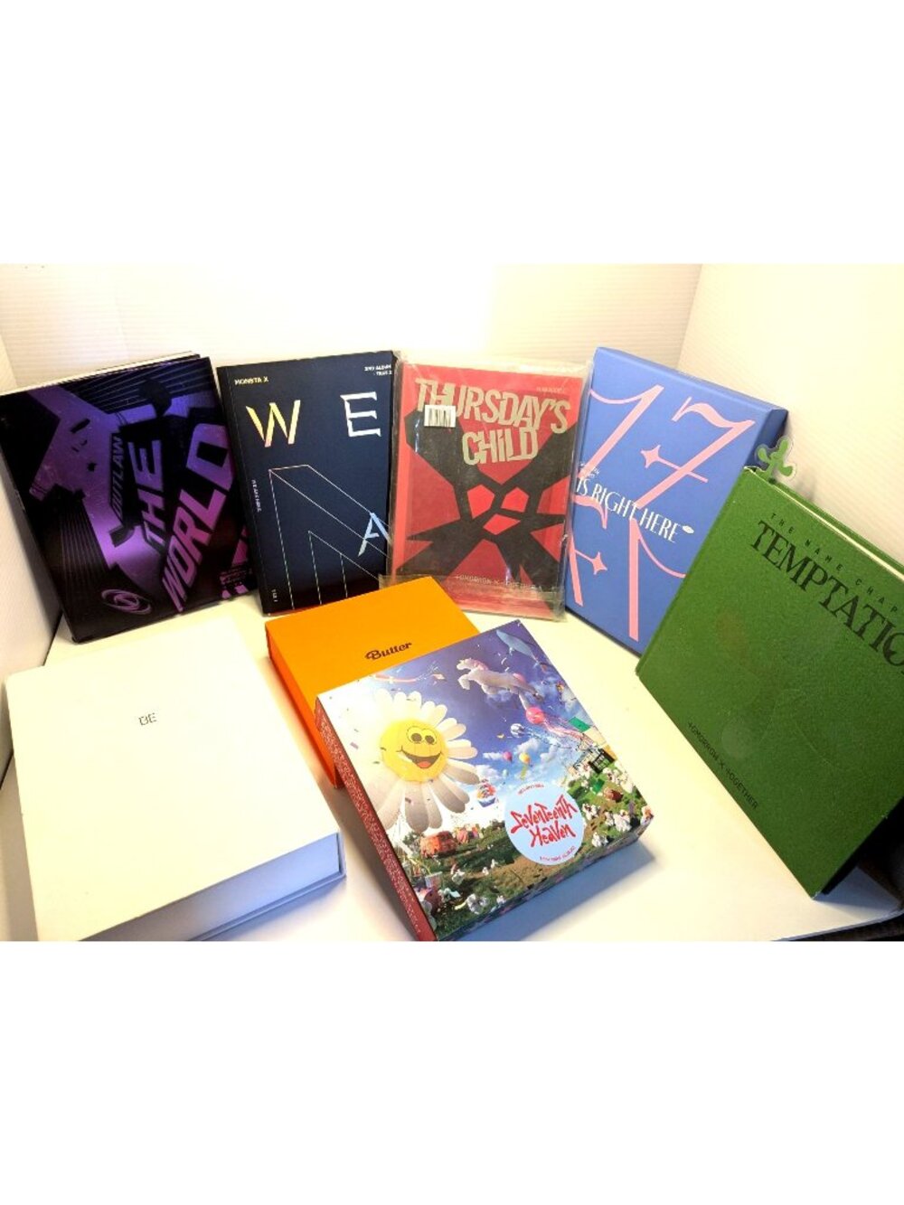 K-POP CD & Photobook Bundle Featuring BTS SEVENTEEN TXT MONSTA X Albums W/extras
